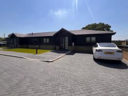 11, Greyhound Grove, Upminster RM14 3EQ