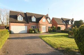 2, Squirrels Corner, Burton-on-trent DE13 8SA