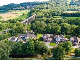 2, Bron Y Gamlas, Pontcysyllte, Llangollen LL20 7YQ