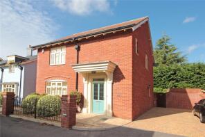 5, Homefield Close, Winkton, Christchurch BH23 7AQ