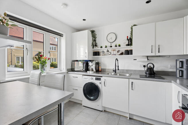 Kitchen/Breakfast Bar