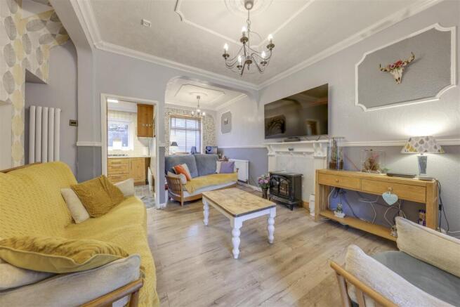 Lounge / Dining