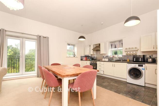 Lounge/Kitchen