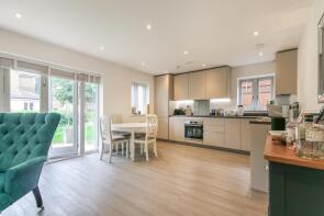 Flat 2, 14 Athlone House, Thomas Barnardo Way, Barkingside, Ilford IG6 1FY