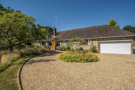 Melrose Place, Storrington, RH20