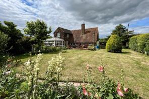 Junkins Cottage, Benover Road, Yalding ME18 6AS