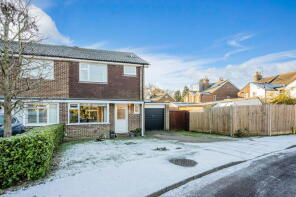 12, The Hawthorns, Oxted RH8 9PX