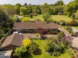 Guillaume Keep, Selsfield Road, West Hoathly RH19 4LP