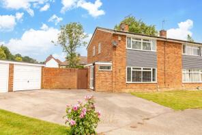 15, St Johns Meadow, Lingfield RH7 6JU