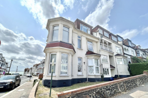 7, Palmeira Court, Station Road, Westcliff-on-sea SS0 7RU