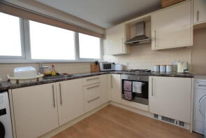 59, Cleaver Gardens, Nuneaton CV10 0HG
