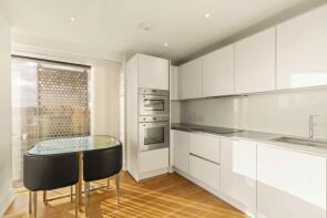 Flat 10, 4 Northway House, Acton Walk, Whetstone, London N20 9BL