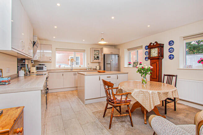 Kitchen/Dining Ro...