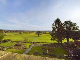 Pasture Howe, Main Street, Hutton Buscel, Scarborough YO13 9LL