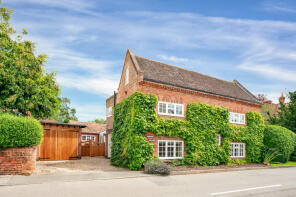 The Old Farm House, Main Street, Nottingham NG14 6AU