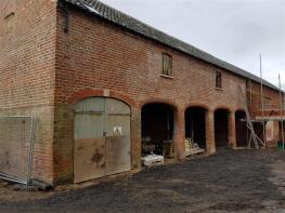 3 The Granary, Grange Farm Barns, Brandon Road, Grantham NG32 2AF