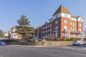 51, Palm Court, Rowena Road, Westgate-on-sea CT8 8QZ