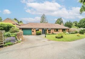 Meadow View, Lammas Lane, Aylesbury HP18 0BW