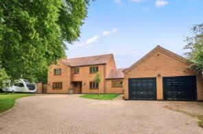2a South Moore, High Street, Grantham NG32 3BS