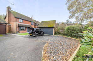 16, Pitchens End, Swindon SN4 9PR