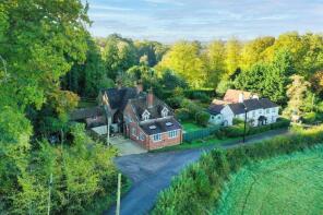 2, Hawkridge Cottages, Hawkridge Hill, Frilsham, Thatcham RG18 9XA