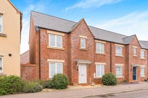 13, Songthrush Road, Banbury OX15 4GL
