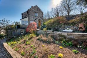 4, Hillside, Matlock DE4 4LN