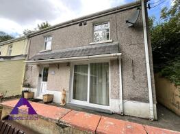 5, Green Villas, Abertillery NP13 1QW