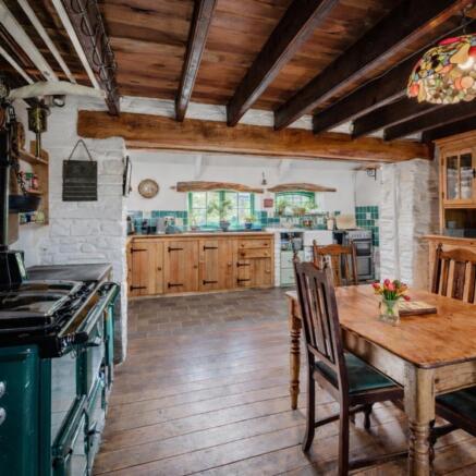 Kitchen/Dining Area