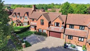 75, Linceslade Grove, Loughton, Milton Keynes MK5 8AD