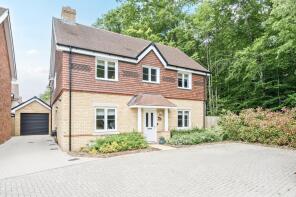 55, Hurst Avenue, Blackwater, Camberley GU17 9EZ