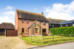 9, Lawn Farm Close, Pewsey SN9 5QA