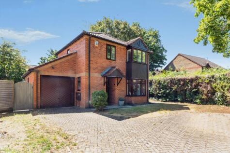 Parsley Close, Walnut Tree, Milton Keynes, MK7