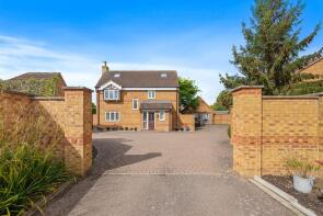 2, Bonsor Gardens, Kettering NN14 4QW