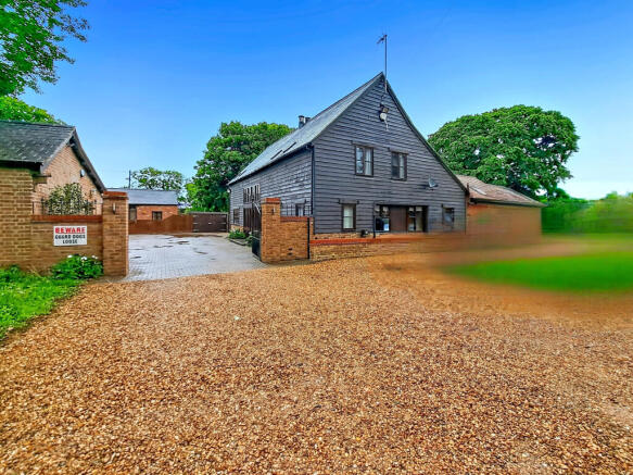 the-barn_00043