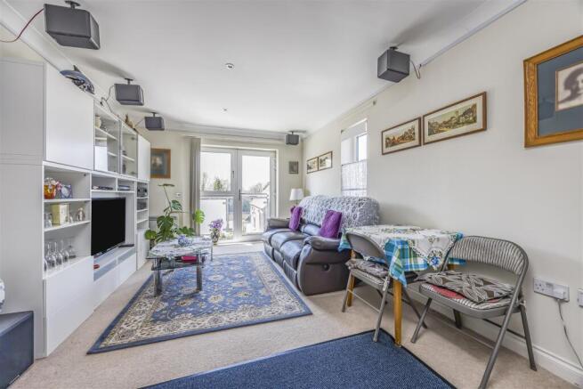 Flat 4, South Park Court, Bulbeck Road, Havant-Por