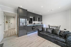 Flat 6, Elizabeth Cottage, High Street, Billericay CM12 9BQ
