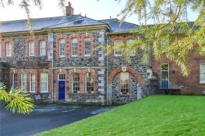 6 Camelia House, Centre Court, Ivybridge PL21 0XL