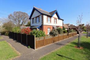 2, Kingsway, Hayling Island PO11 0LZ
