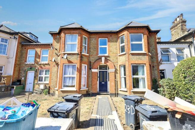 Flat B, 23 Eastwood Road, Ilford, IG3 8UP