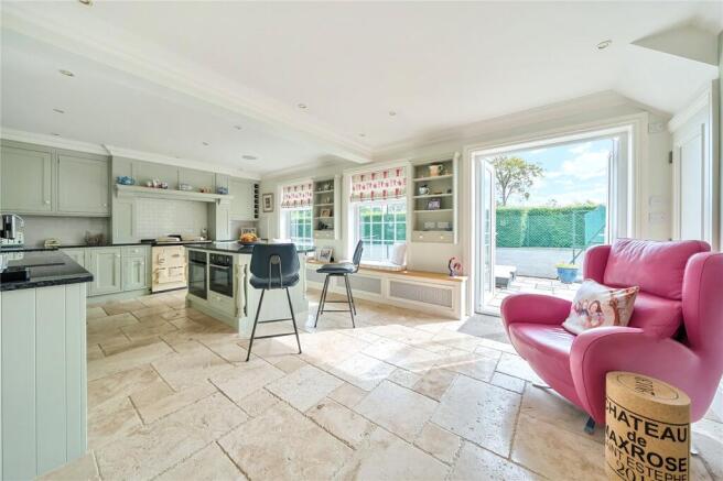 Kitchen/Breakfast Rm