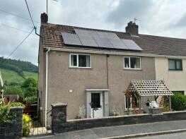 16, Maesydderwen, Cwmdwyfran, Carmarthen SA33 6JE