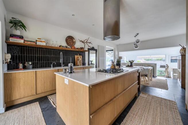 Kitchen/Breakfast Room