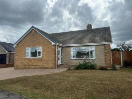 29, Springfield Crescent, Kirk Smeaton, Pontefract WF8 3LE
