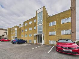 7, Warren Hurst, Montpellier Crescent, Wallasey CH45 9HZ