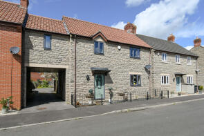 2, Middle Farm Close, Chippenham SN15 4GY