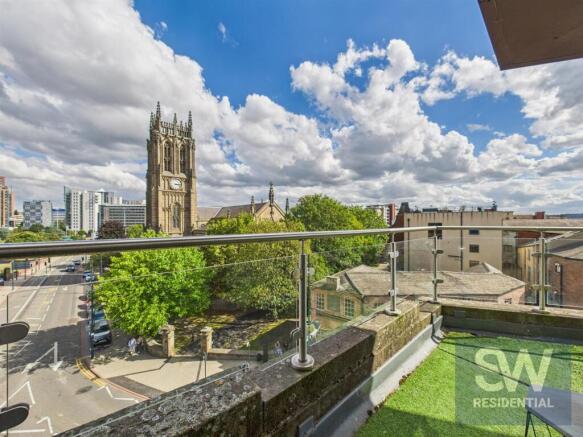CAM01395G0-PR0234-STILL018.jpg
