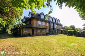 18, Oliver Court, Unadopted Roads Around Herts Training School, Crouchfields, Ware SG12 0PP