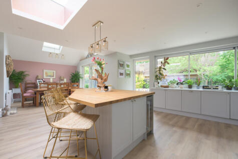 Pound Crescent, Marlow, SL7