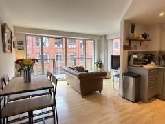 Flat 10, 3 The Quays, Concordia Street, Leeds LS1 4ES